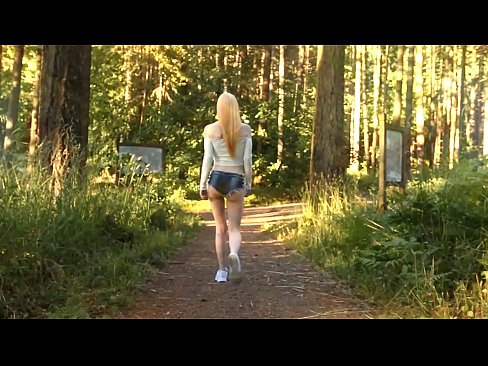 ❤️ Vacker kvinna rör sig långsamt, inte nakenvideo Porno at us sv.sexafinkarasskaz.ru ❌